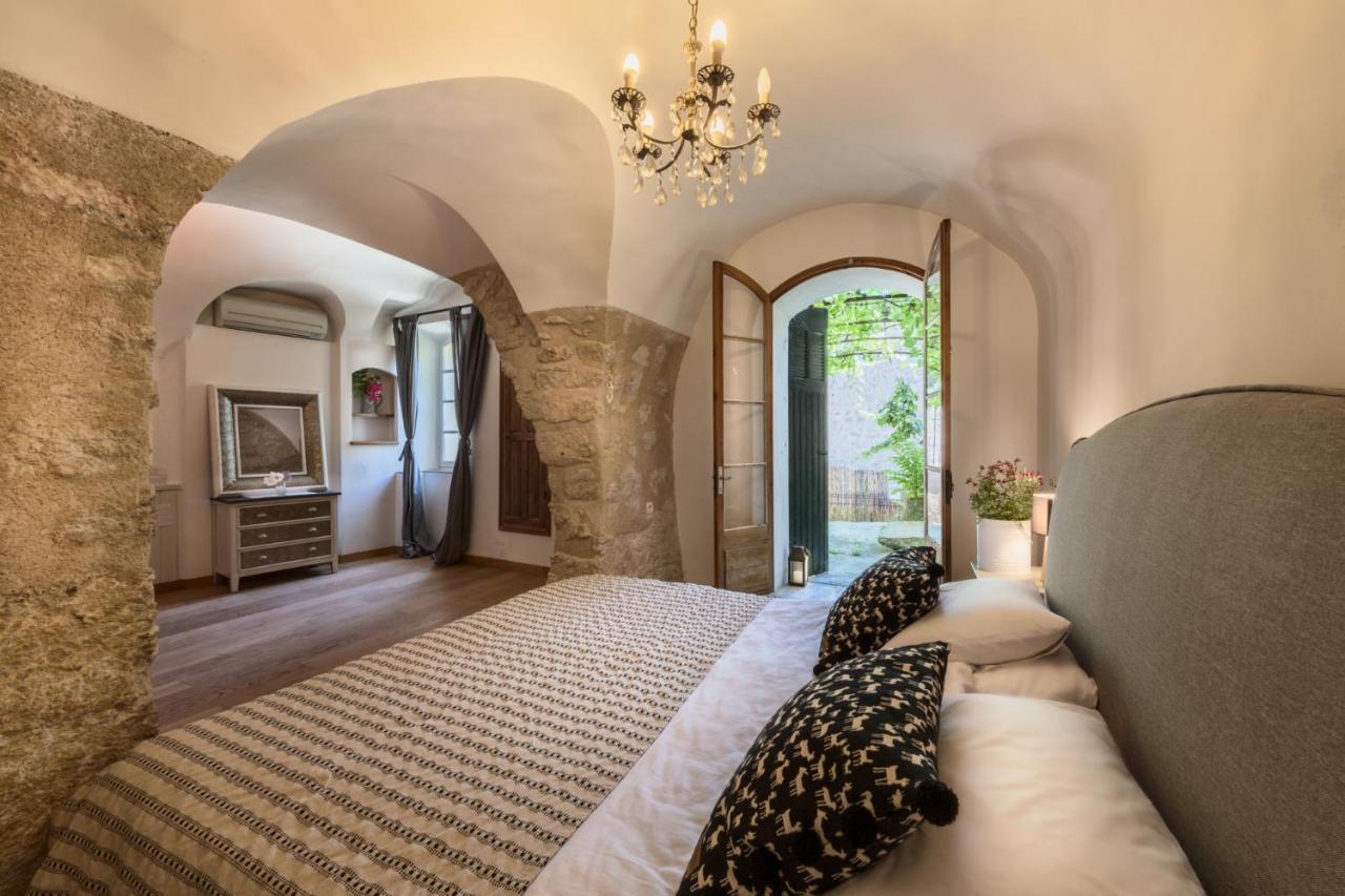 Maison Lou Roucas Bed & Breakfast