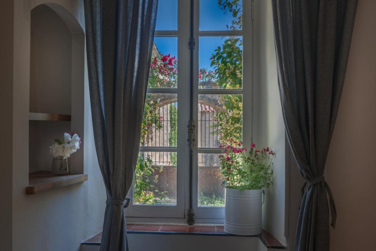 Maison Lou Roucas Bed & Breakfast